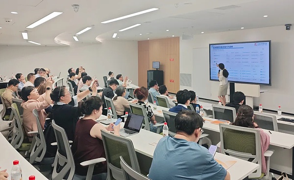 机构资金悄然回流比特币市场：我们正见证着什么？